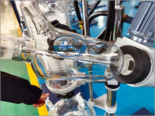 旋轉(zhuǎn)蒸發(fā)儀細(xì)節(jié)